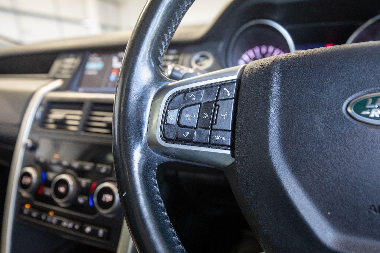 Used Land Rover Discovery Sport 2016 for sale - 76823950: Photo 31