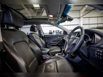Used Hyundai Santa Fe 2015 for sale - 78607519: Photo