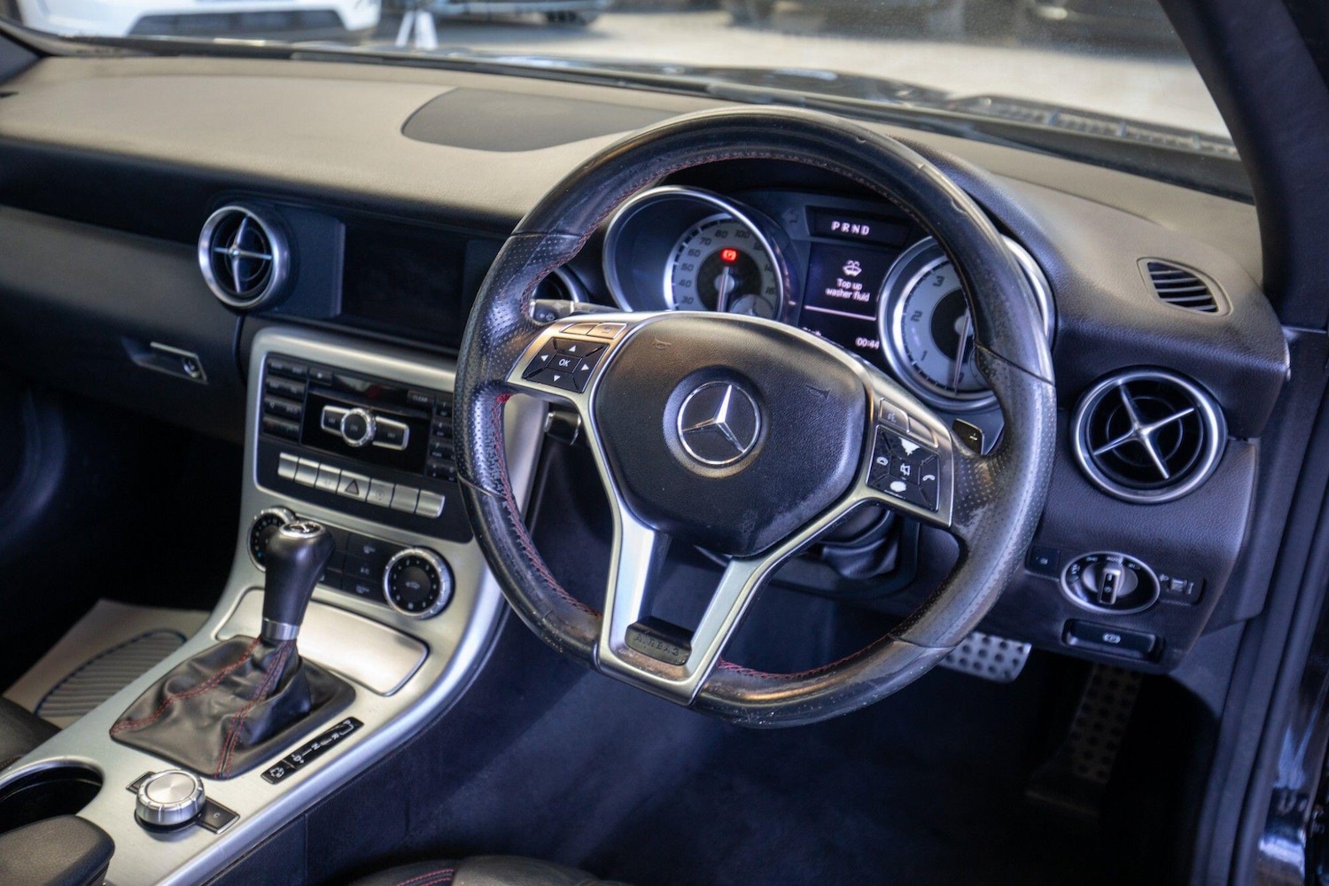 Used Mercedes-Benz SLK 2015 for sale - 78033785: Photo 2