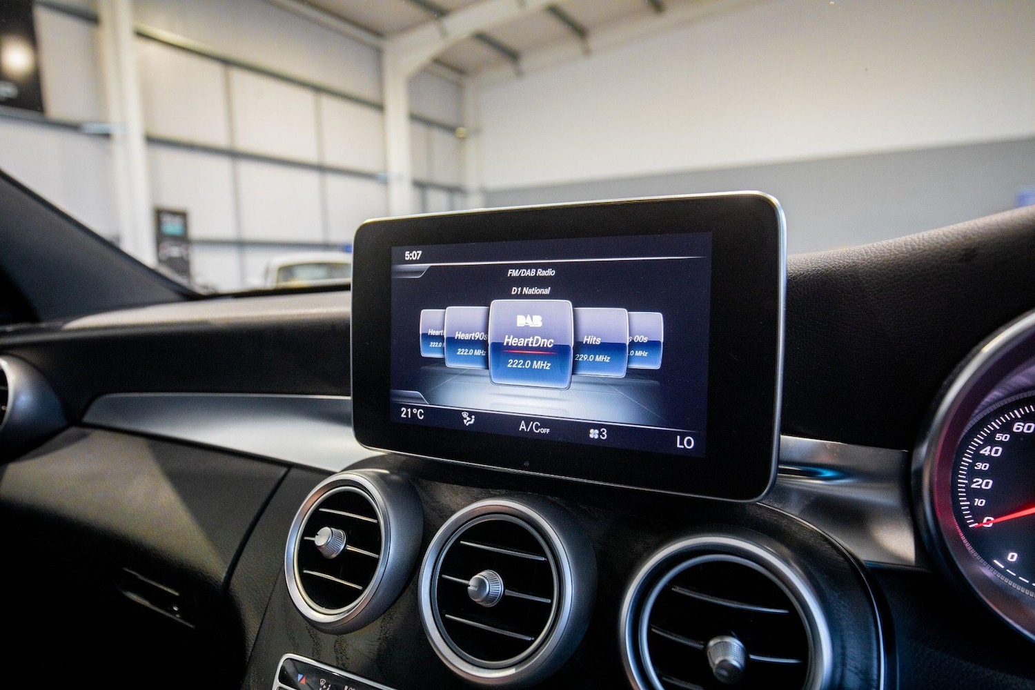 Used Mercedes-Benz C Class 2018 for sale - 76825173: Photo 37