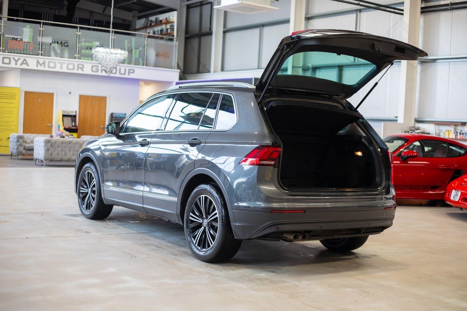 Used Volkswagen Tiguan 2018 for sale - 77351687: Photo 38