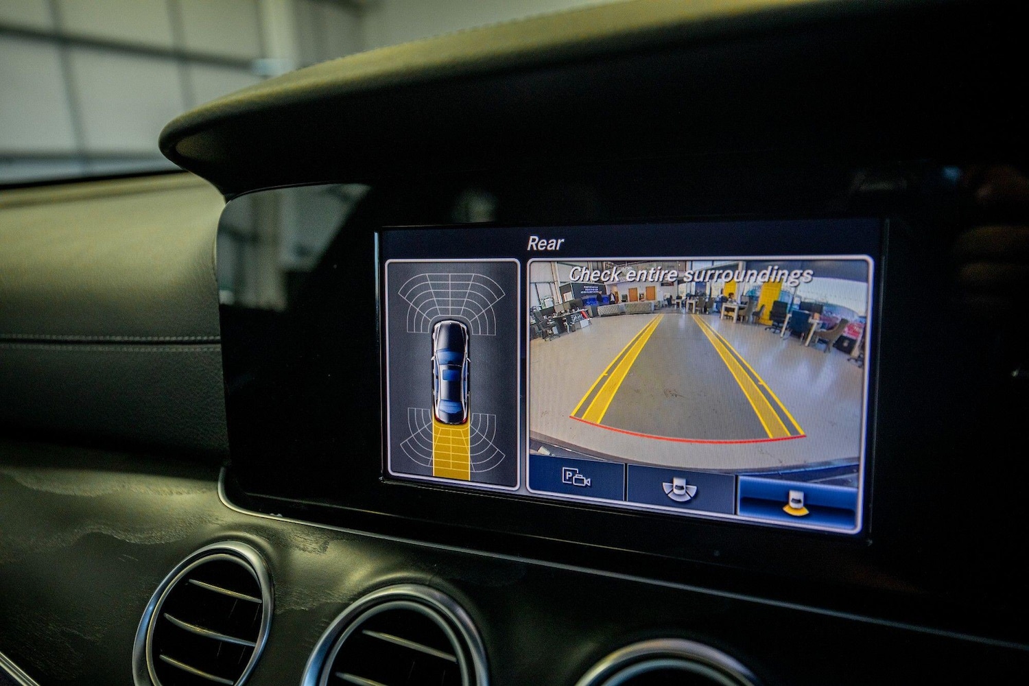 Used Mercedes-Benz E Class 2016 for sale - 76823901: Photo 32