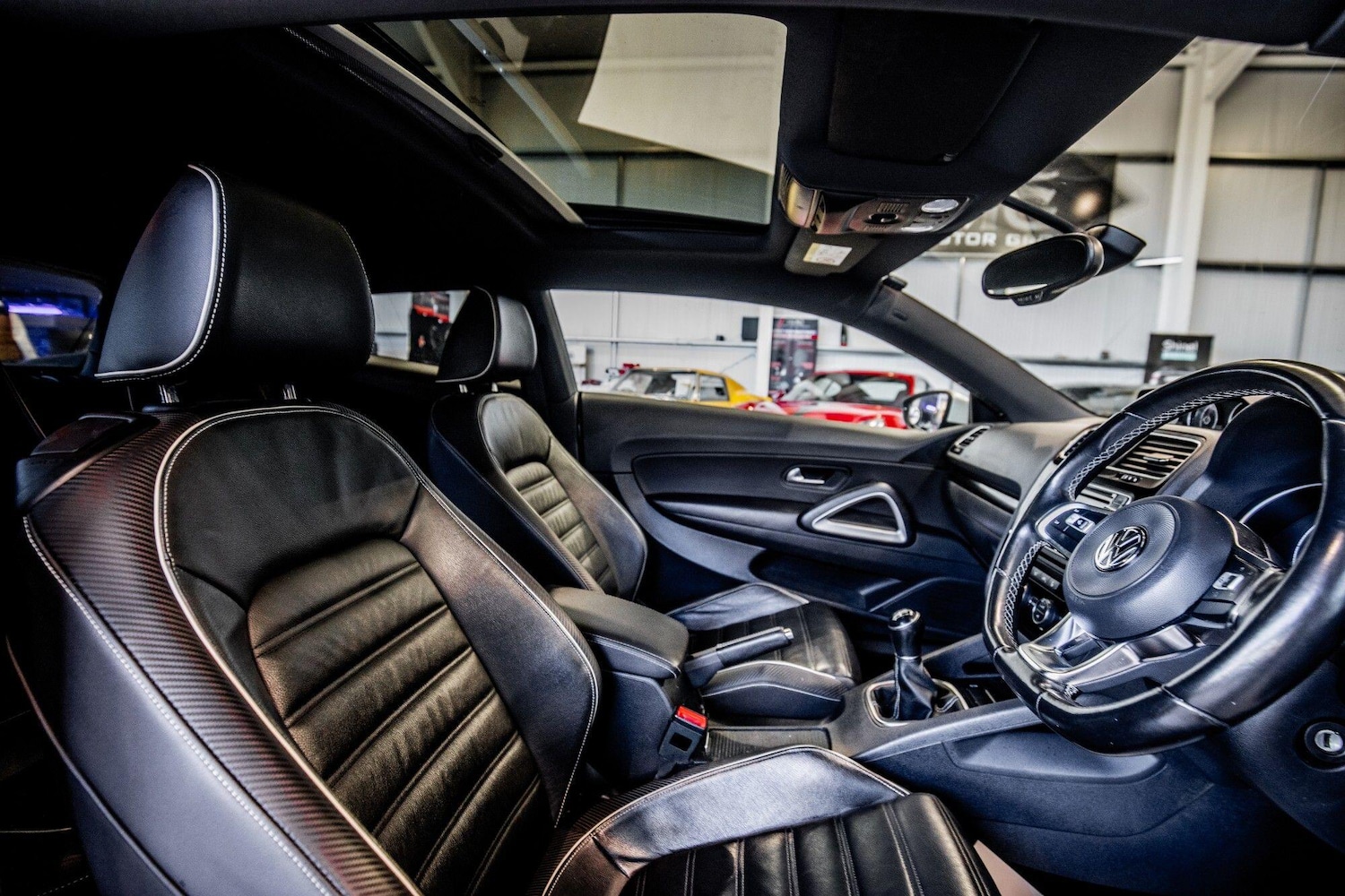 Used Volkswagen Scirocco 2017 for sale - 77130895: Photo 2