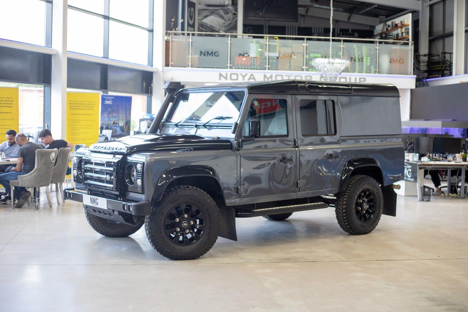 Used Land Rover Defender for sale - 76825186: Photo 1