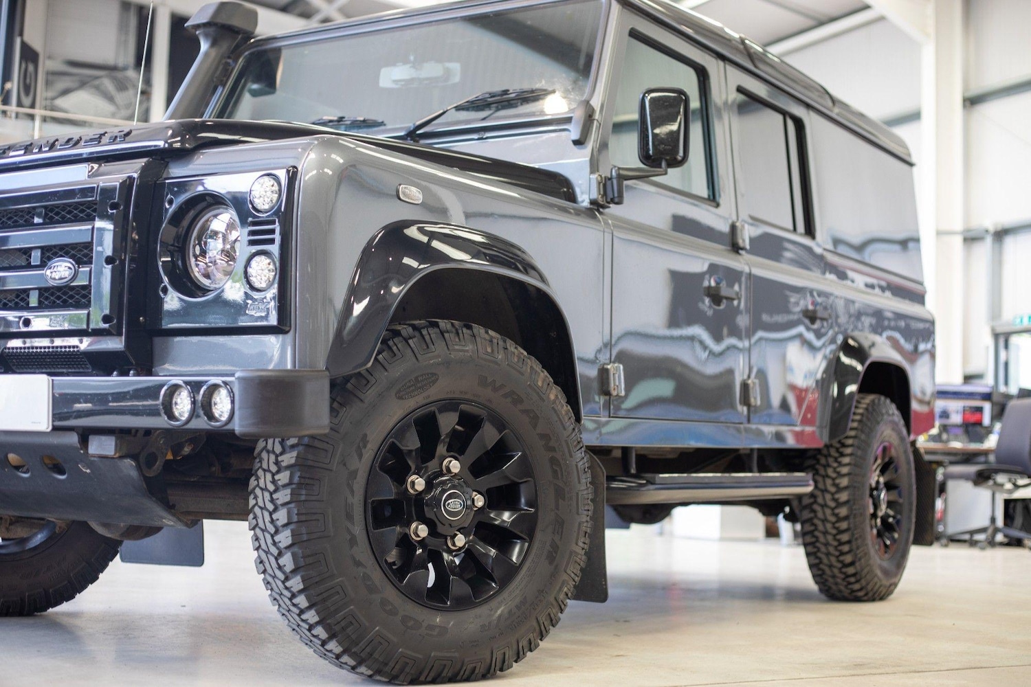 Used Land Rover Defender for sale - 76825186: Photo 6