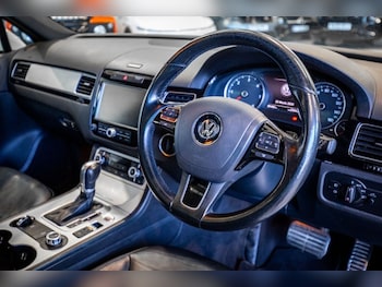 Used Volkswagen Touareg 2014 for sale - 78287620: Photo