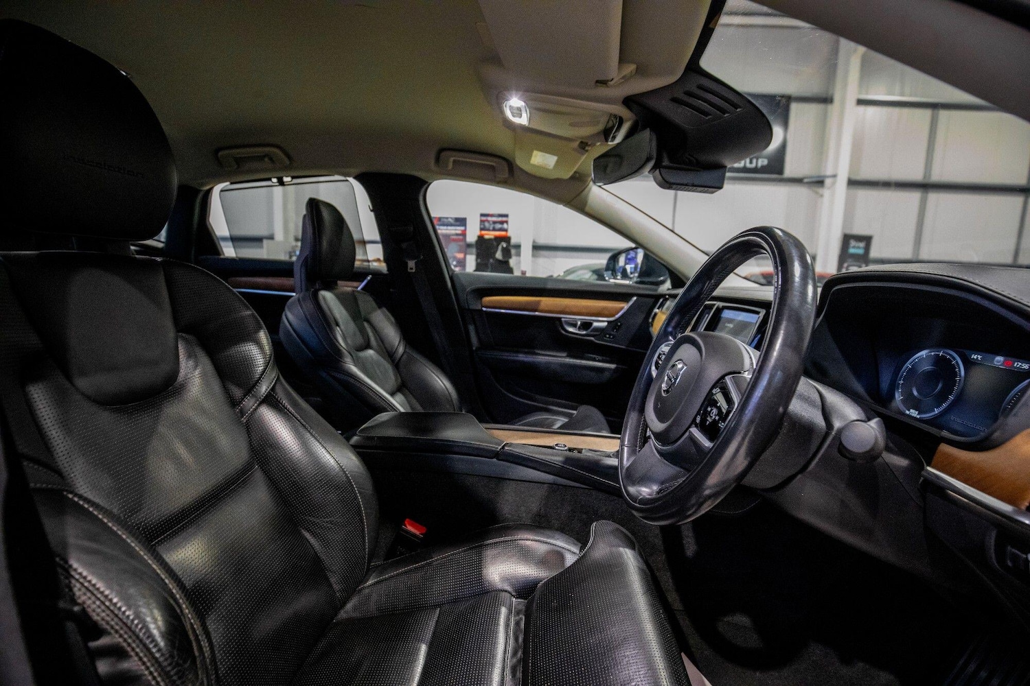 Used Volvo S90 for sale - 76825178: Photo 16