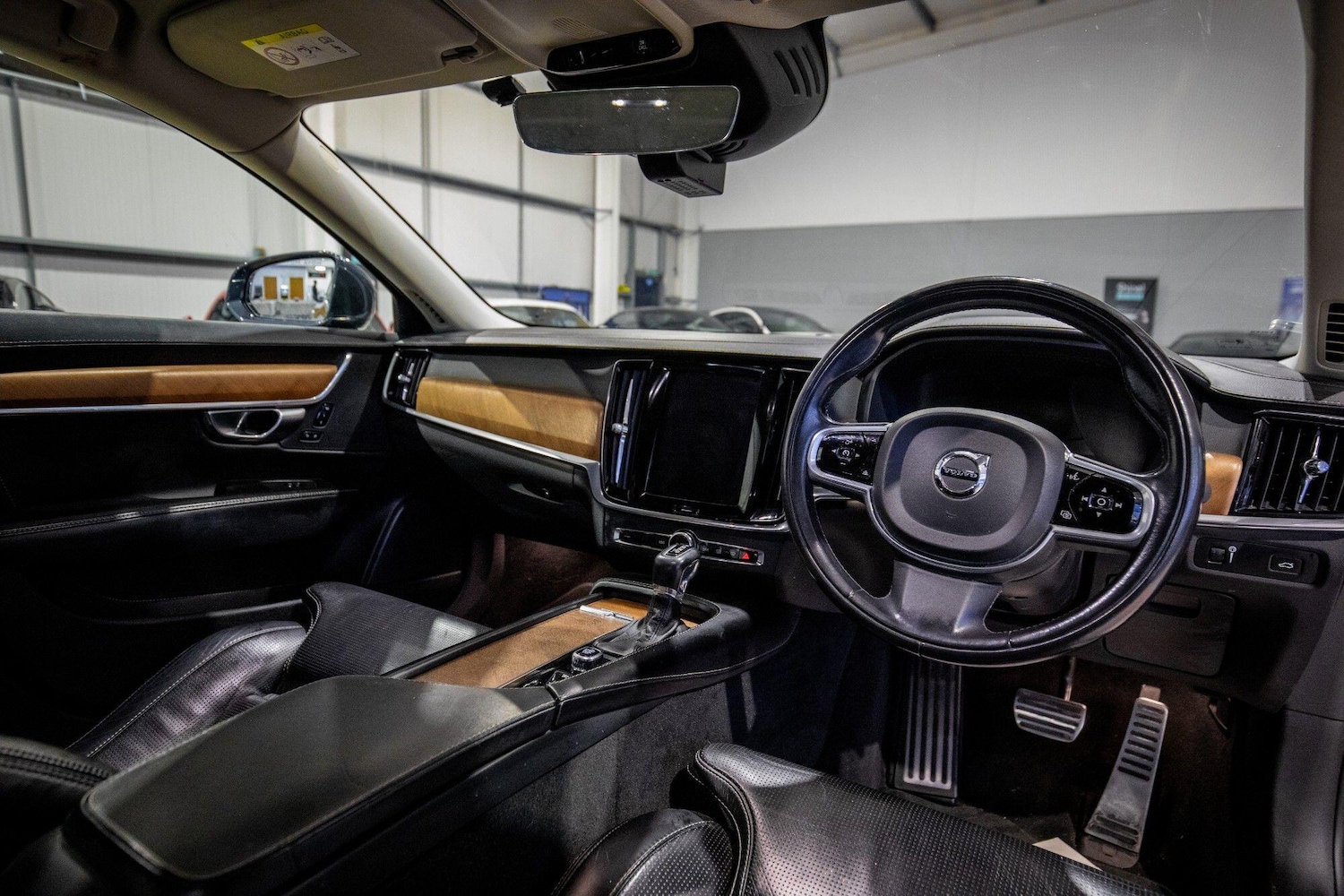 Used Volvo S90 for sale - 76825178: Photo 2