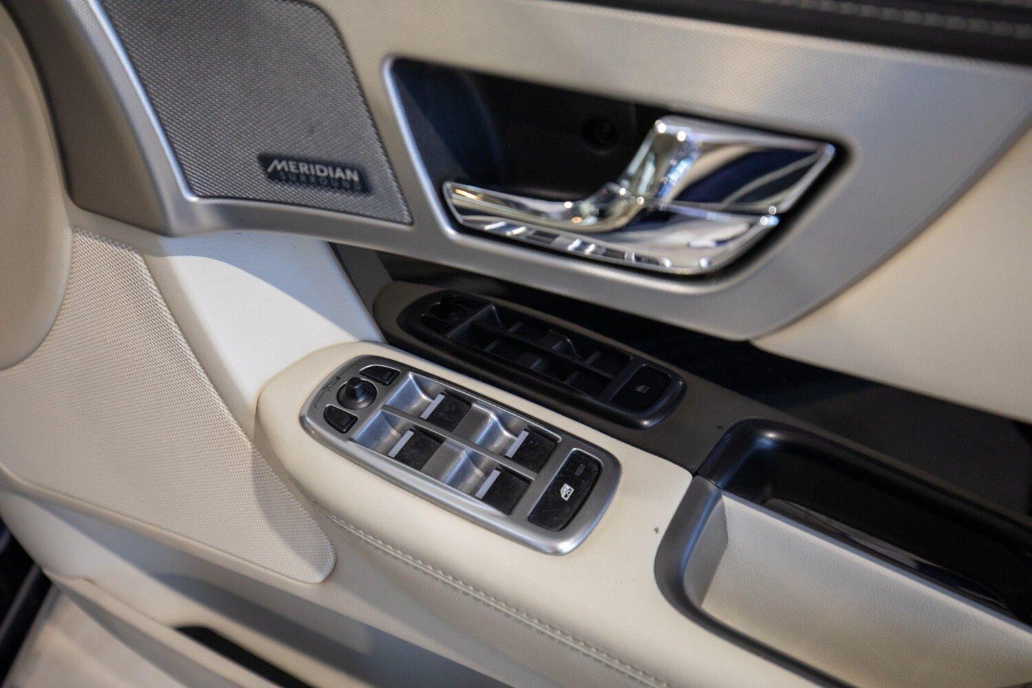 Used Jaguar XF 2014 for sale - 78156555: Photo 19