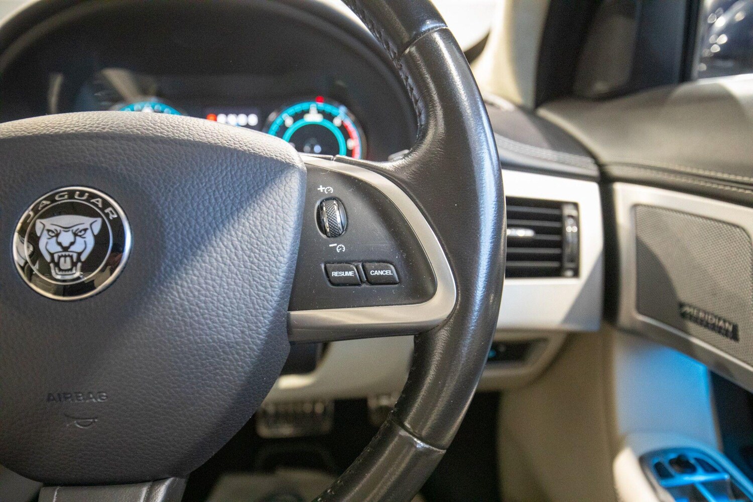 Used Jaguar XF 2014 for sale - 78156555: Photo 21