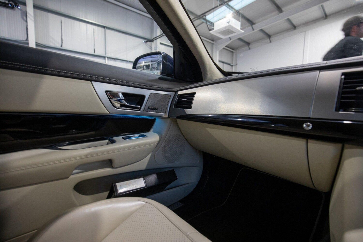 Used Jaguar XF 2014 for sale - 78156555: Photo 31