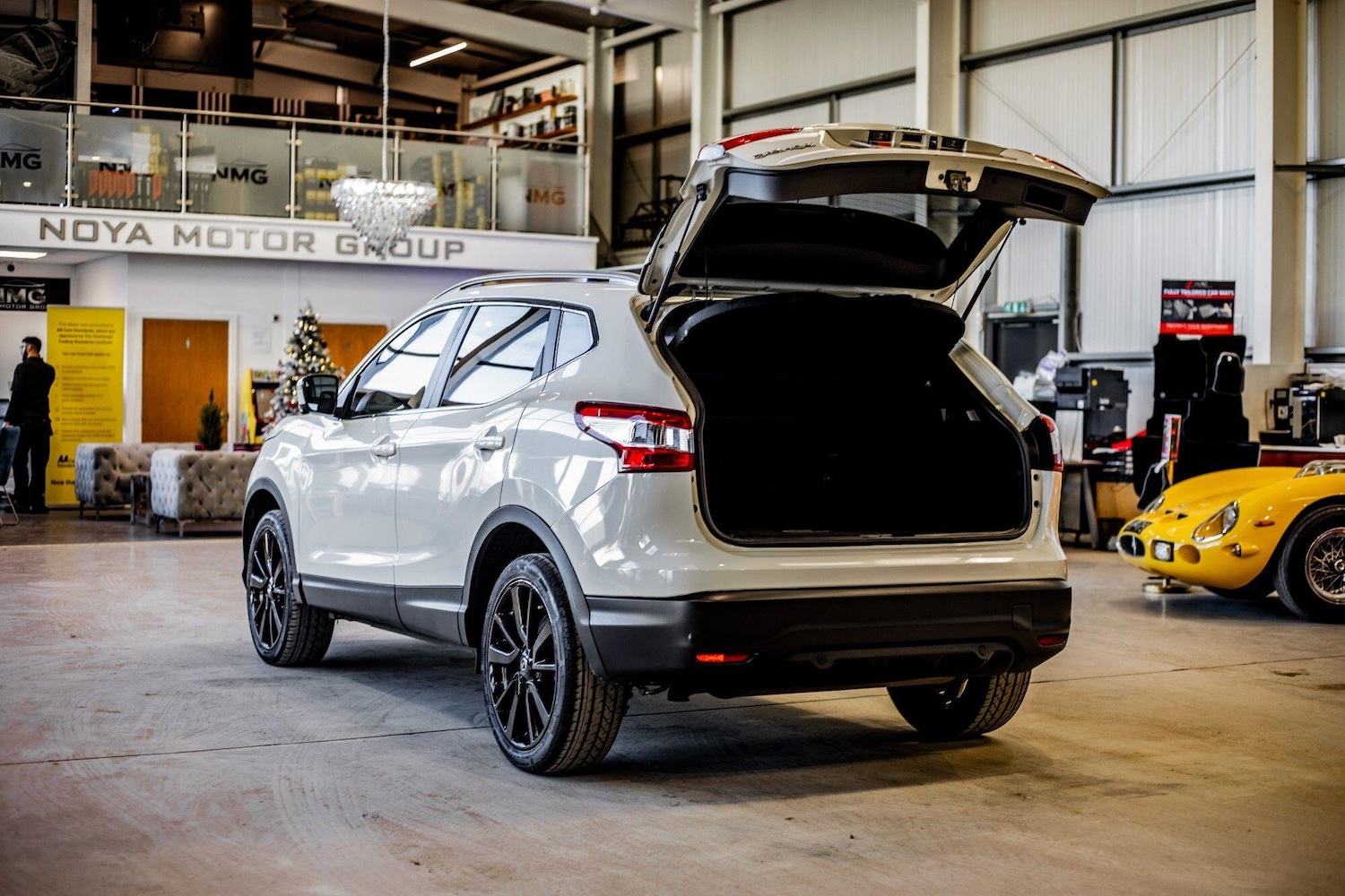 Used Nissan Qashqai 2017 for sale - 77230472: Photo 37