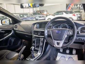 Used Volvo V40 2015 for sale - 77823582: Photo