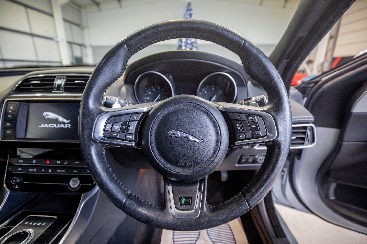 Used Jaguar XE 2017 for sale - 77109080: Photo 19