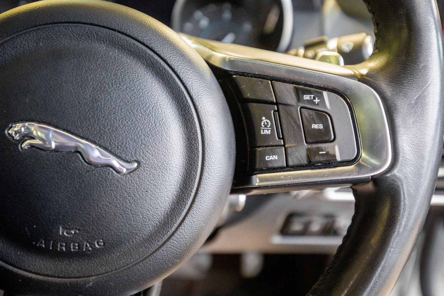 Used Jaguar XE 2017 for sale - 77109080: Photo 20