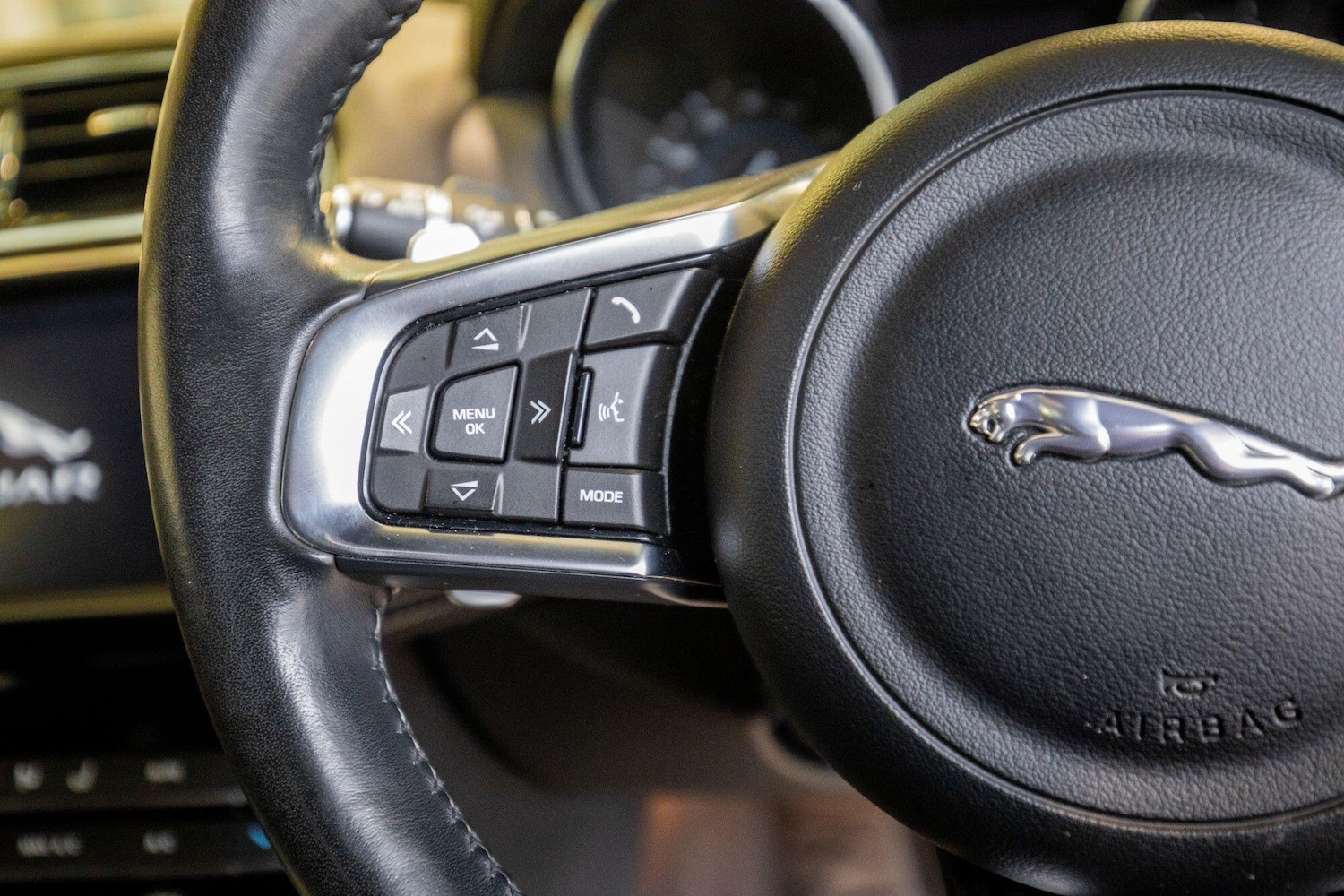 Used Jaguar XE 2017 for sale - 77109080: Photo 21