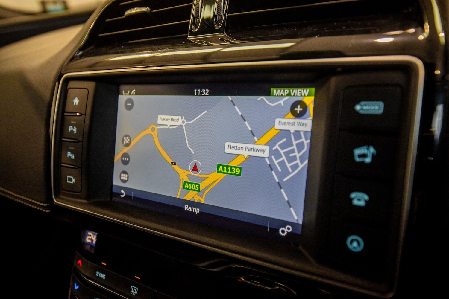 Used Jaguar XE 2017 for sale - 77109080: Photo 27