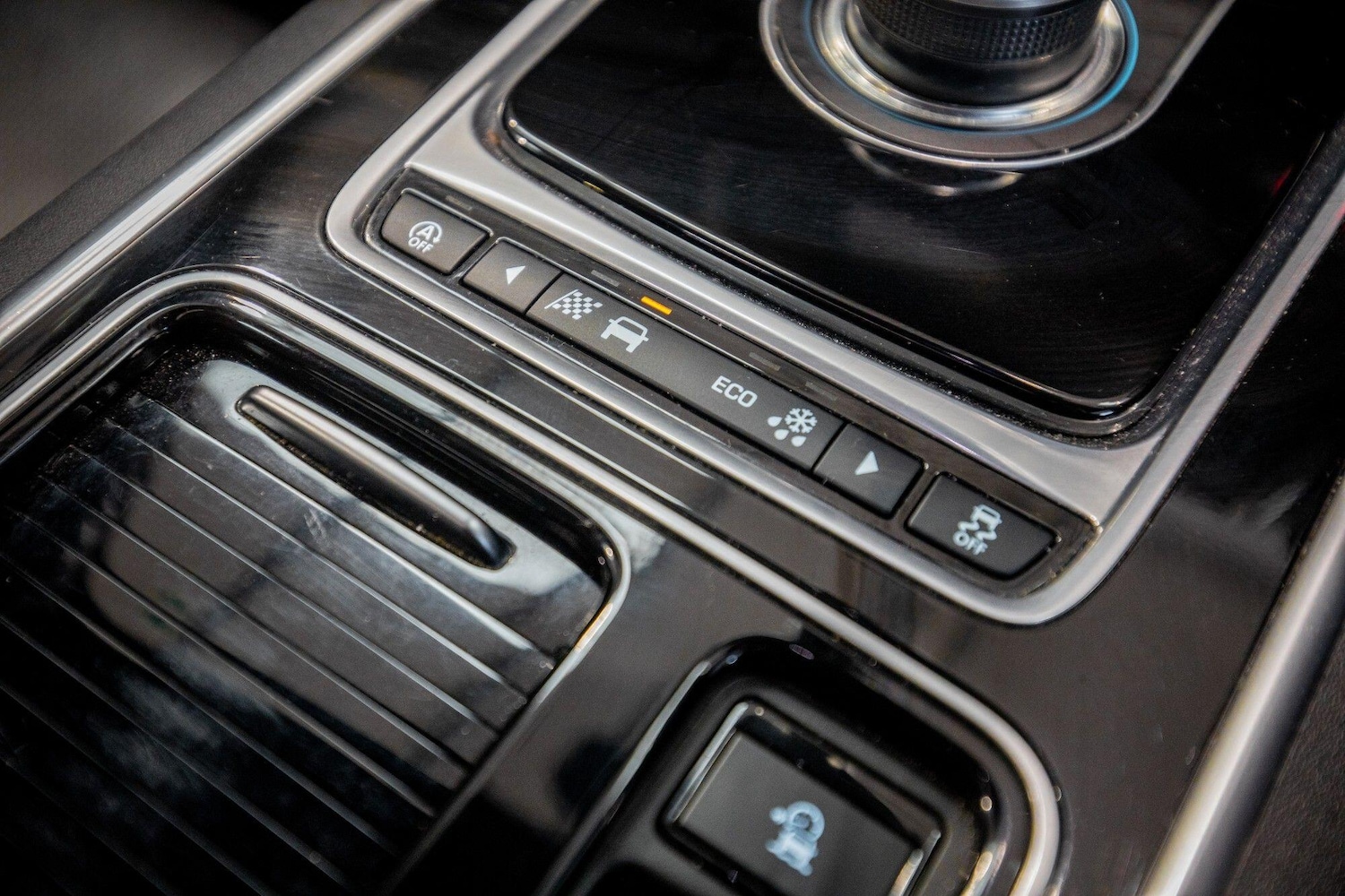 Used Jaguar XE 2017 for sale - 77109080: Photo 31