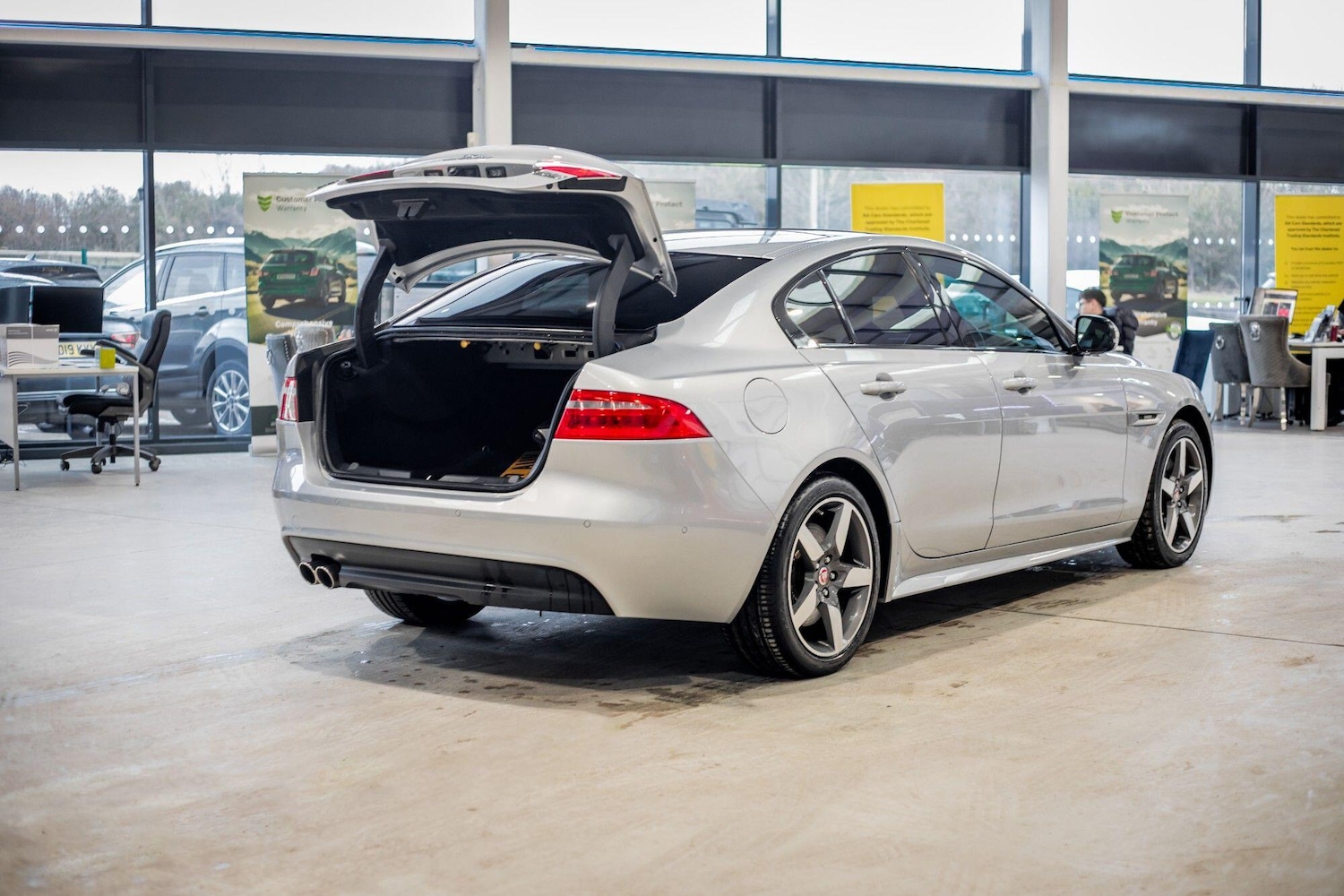 Used Jaguar XE 2017 for sale - 77109080: Photo 38