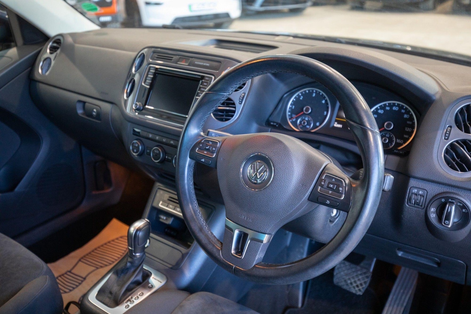 Used Volkswagen Tiguan for sale - 77957666: Photo 2