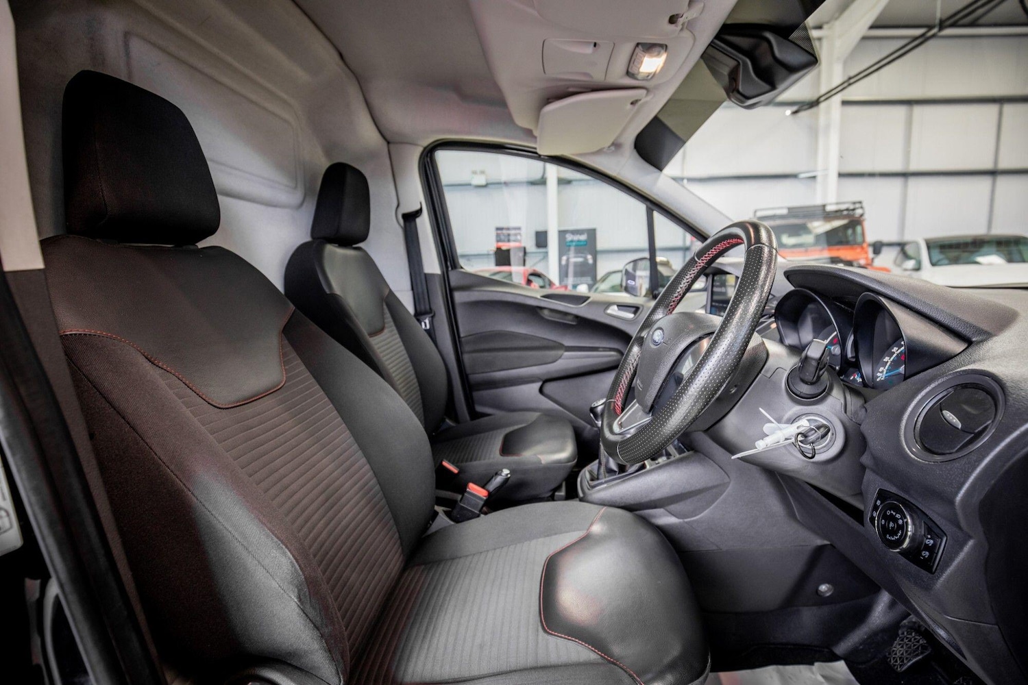 Used Ford Transit Courier for sale - 78205298: Photo 3