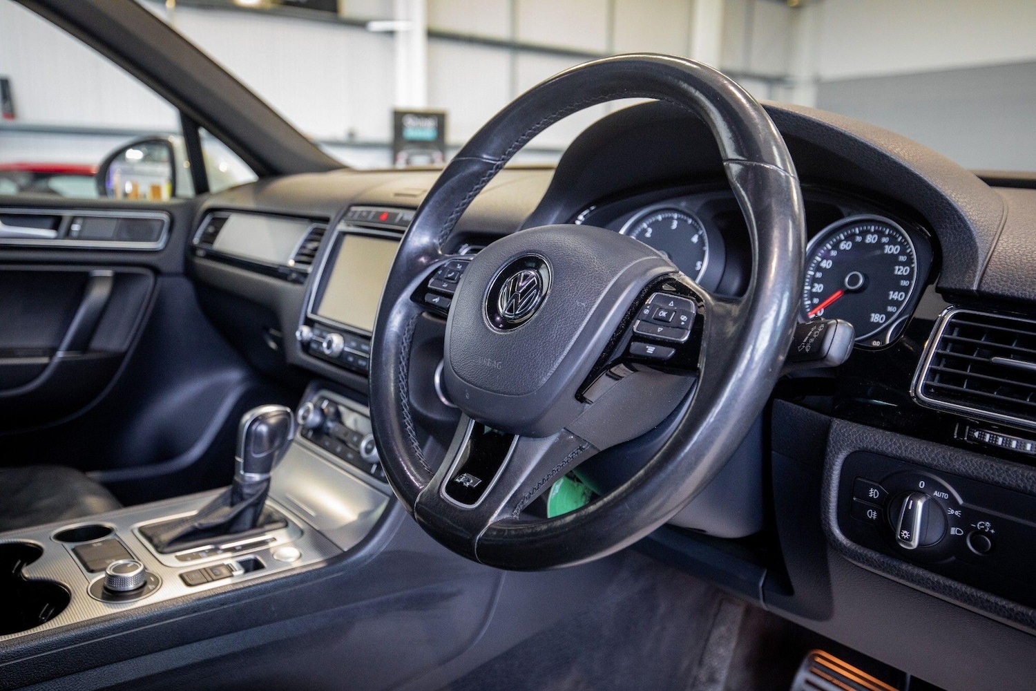 Used Volkswagen Touareg 2016 for sale - 77074210: Photo 18