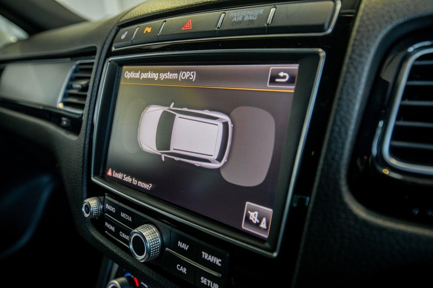 Used Volkswagen Touareg 2016 for sale - 77074210: Photo 30