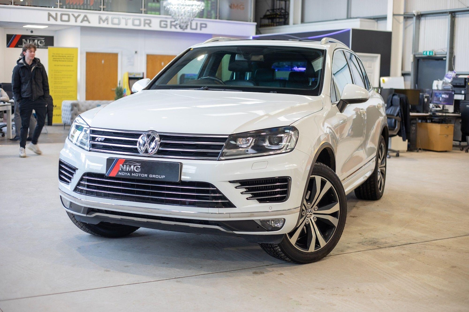 Used Volkswagen Touareg 2016 for sale - 77074210: Photo 5