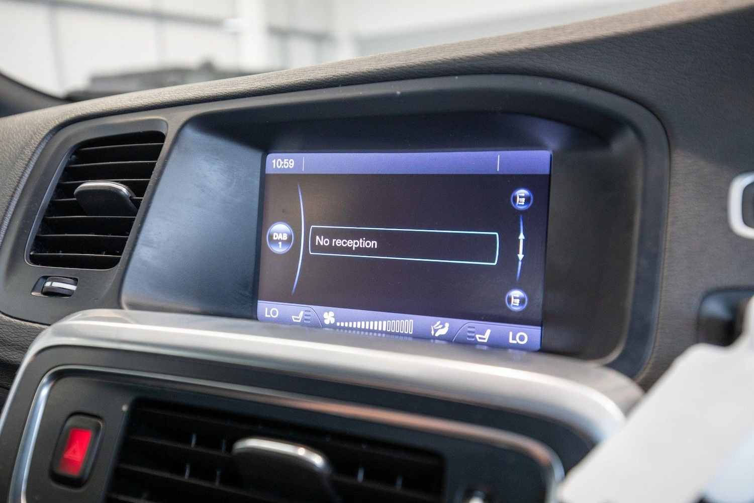 Used Volvo V60 2013 for sale - 77057545: Photo 23