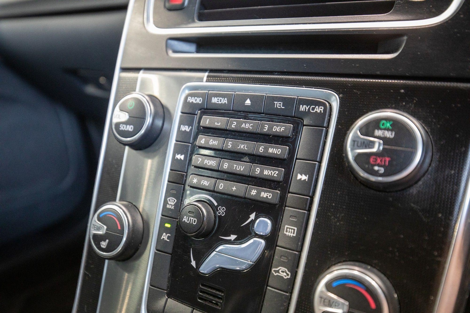 Used Volvo V60 2013 for sale - 77057545: Photo 26