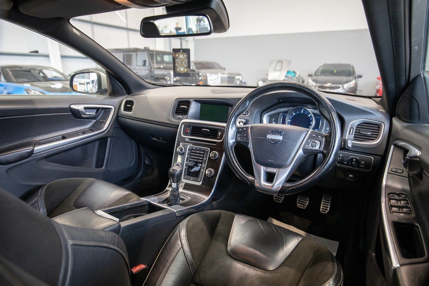 Used Volvo V60 2013 for sale - 77057545: Photo 3