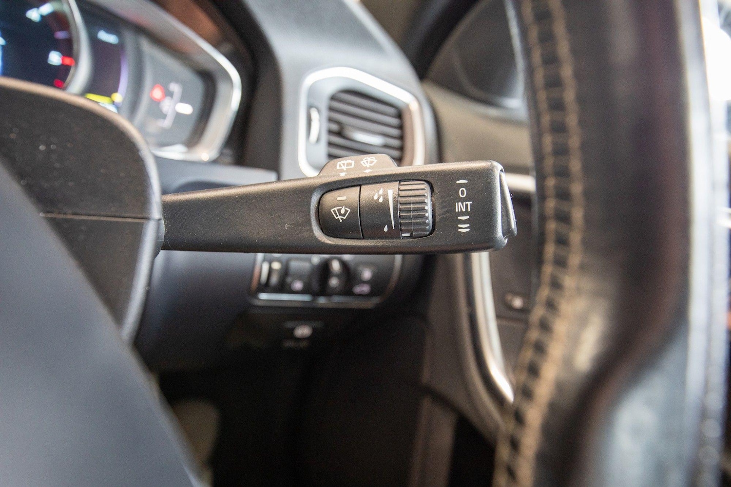 Used Volvo V60 2013 for sale - 77057545: Photo 30