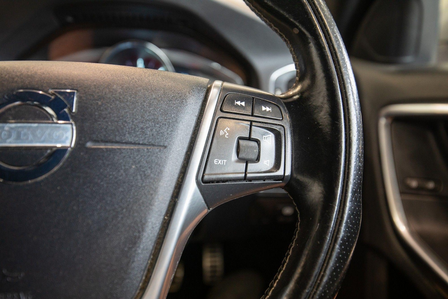 Used Volvo V60 2013 for sale - 77057545: Photo 32