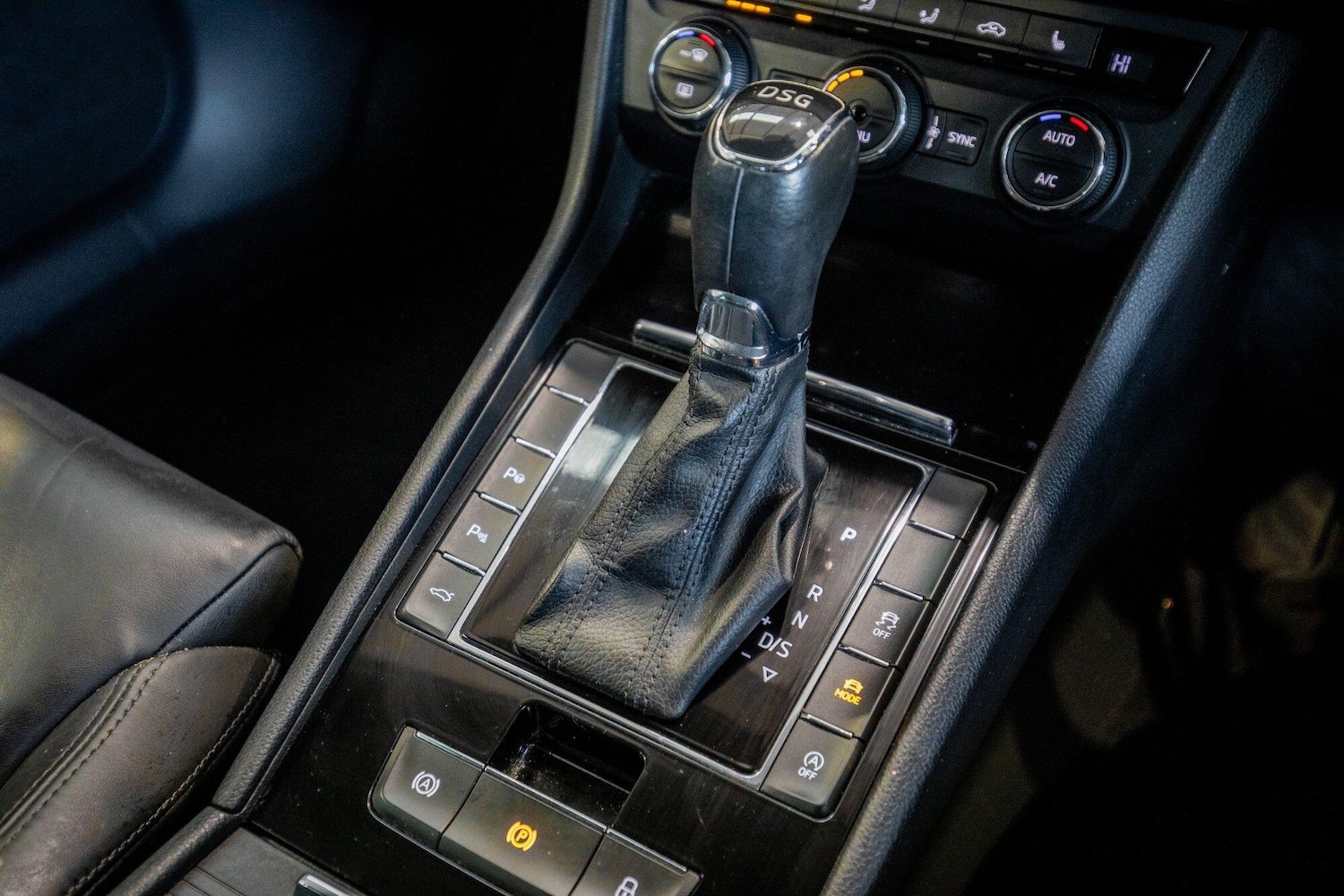 Used Skoda Superb 2015 for sale - 77109460: Photo 31