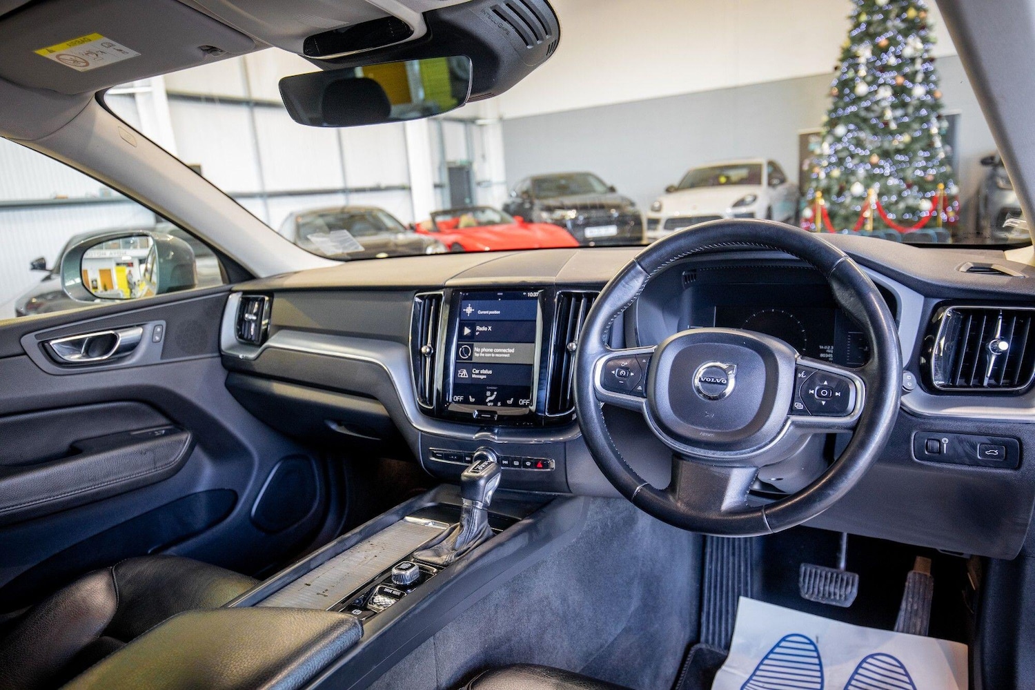 Used Volvo XC60 2017 for sale - 77120364: Photo 2