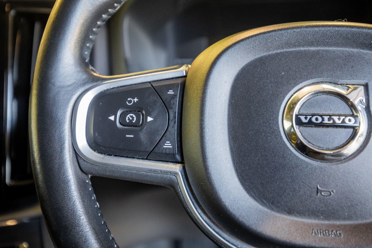 Used Volvo XC60 2017 for sale - 77120364: Photo 21