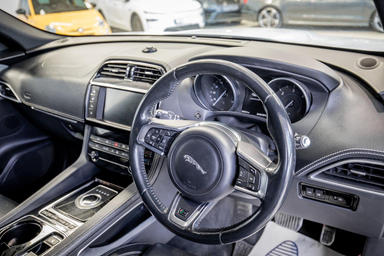 Used Jaguar F-Pace 2016 for sale - 77957261: Photo 2