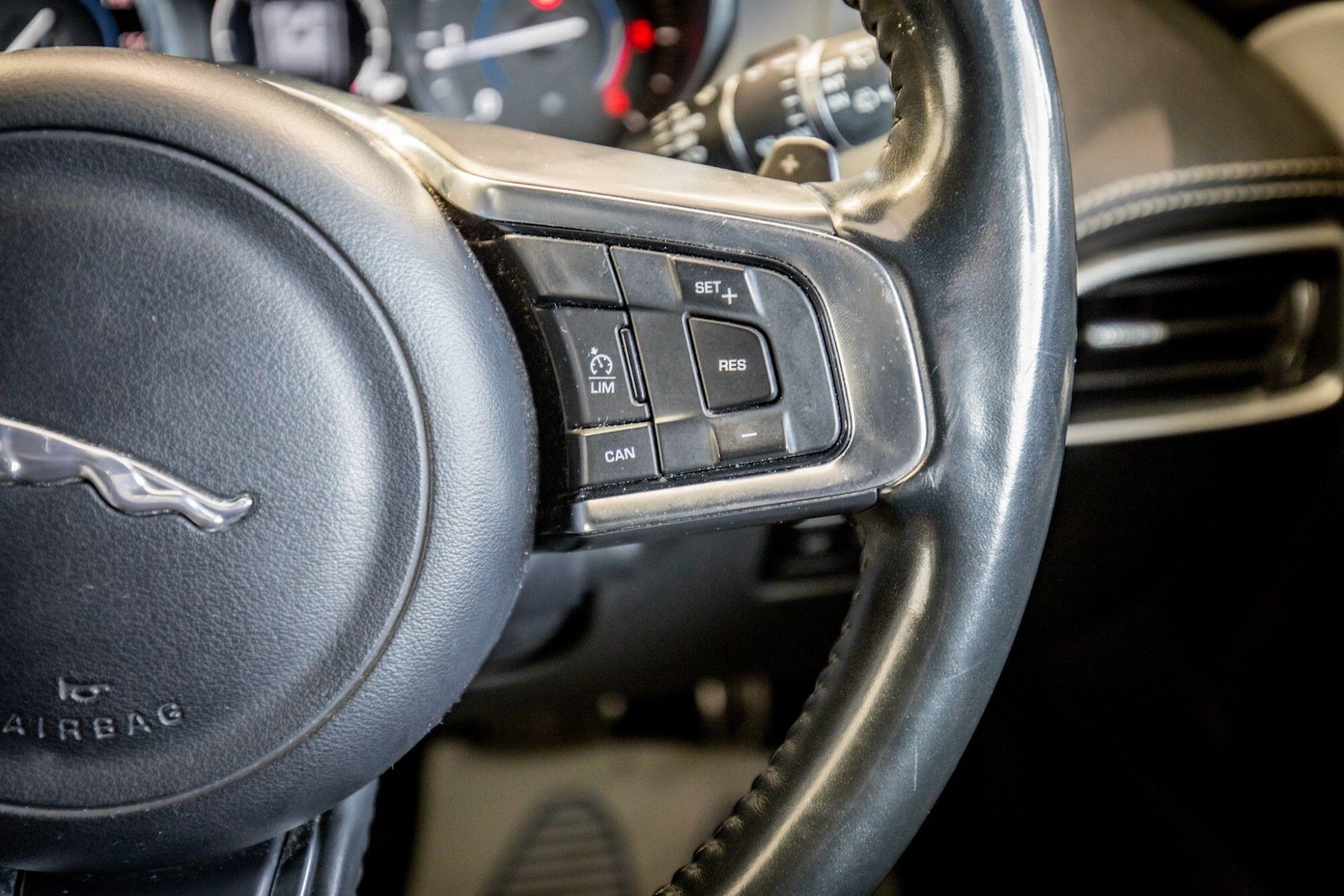 Used Jaguar F-Pace 2016 for sale - 77957261: Photo 22