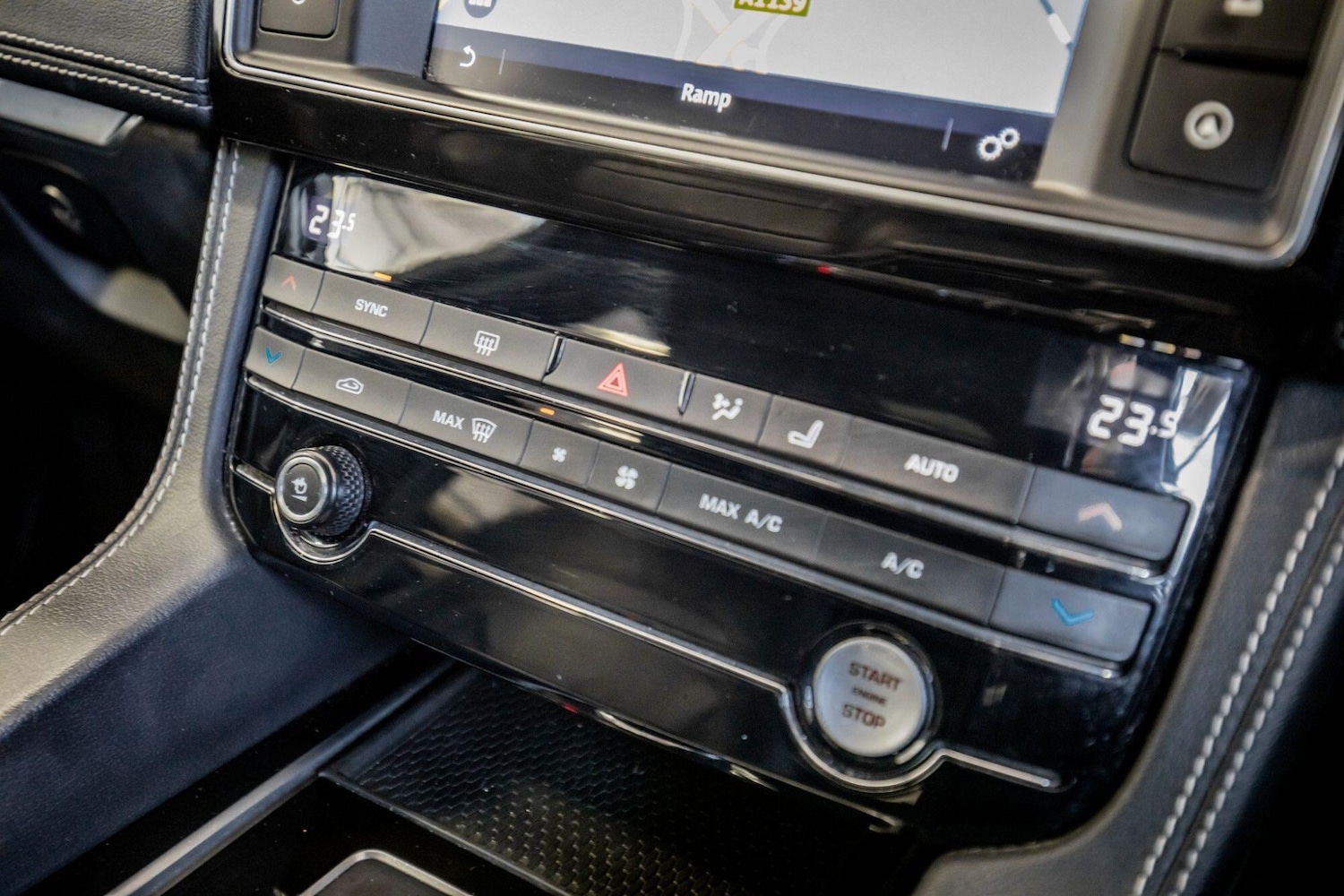 Used Jaguar F-Pace 2016 for sale - 77957261: Photo 29