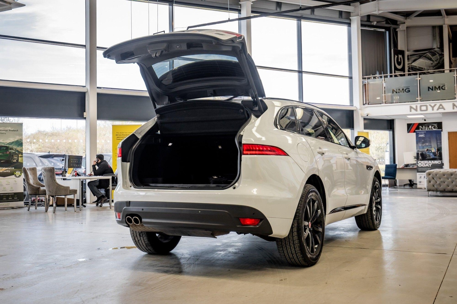 Used Jaguar F-Pace 2016 for sale - 77957261: Photo 36