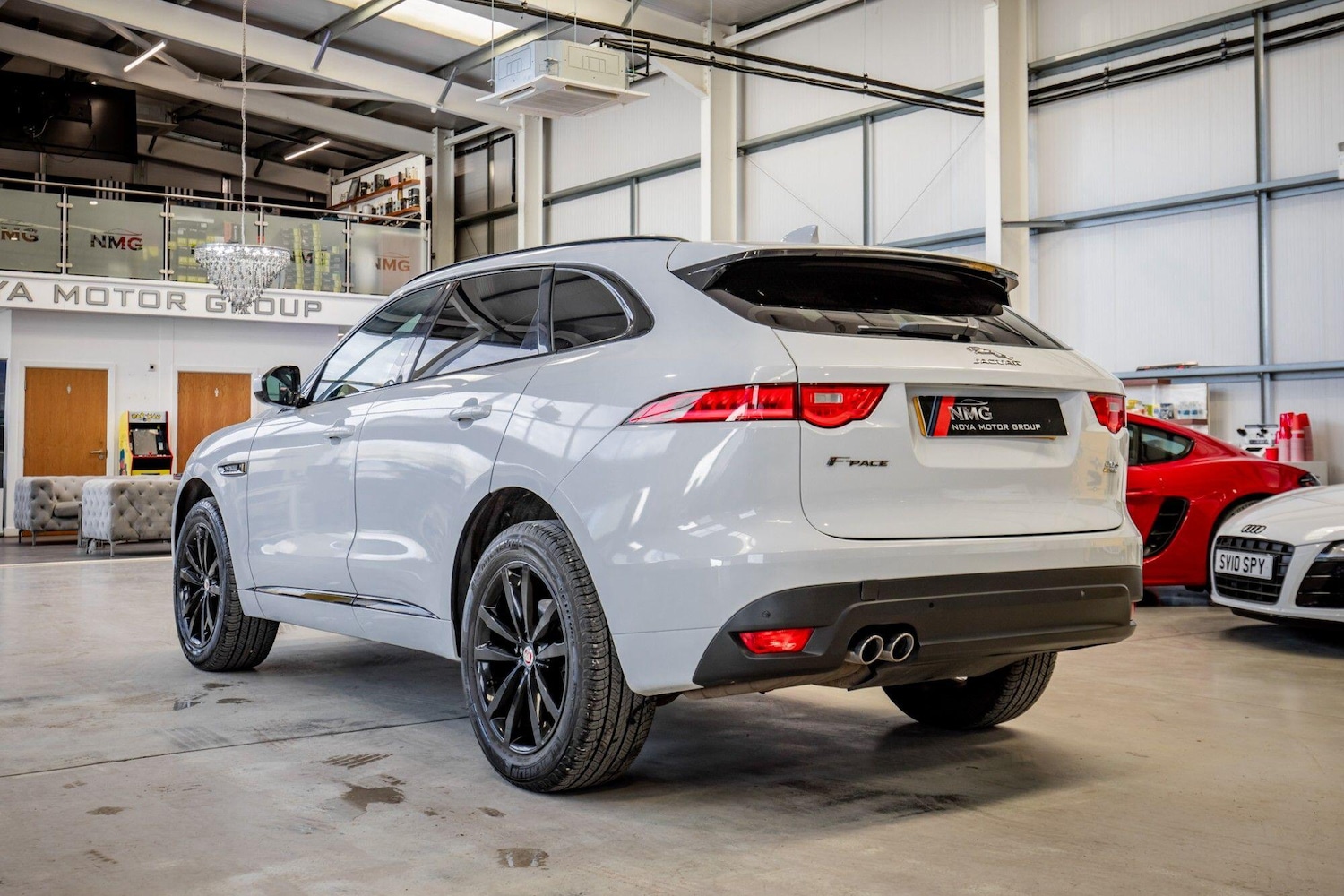 Used Jaguar F-Pace 2016 for sale - 77957261: Photo 4