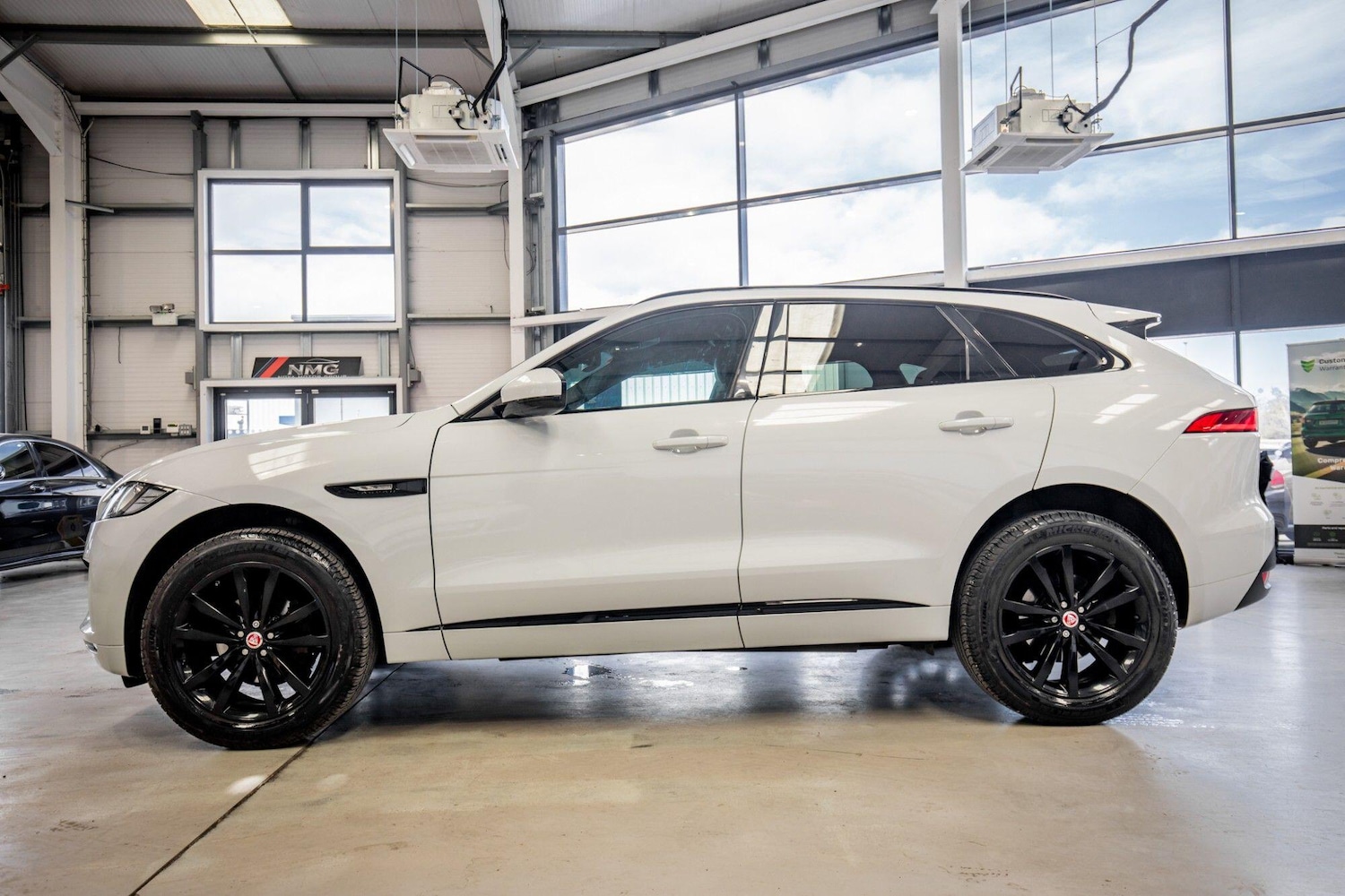 Used Jaguar F-Pace 2016 for sale - 77957261: Photo 8