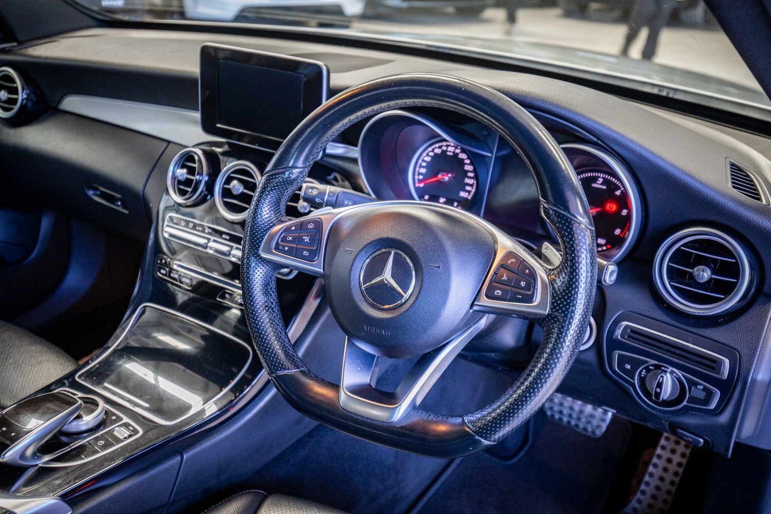 Used Mercedes-Benz C Class 2017 for sale - 78062572: Photo 2