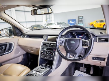 Used Land Rover Discovery Sport 2015 for sale - 78019218: Photo