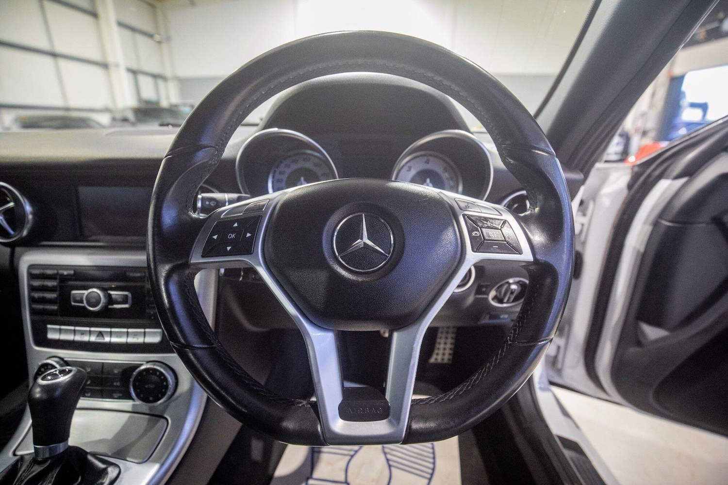 Used Mercedes-Benz SLK 2013 for sale - 77426121: Photo 17