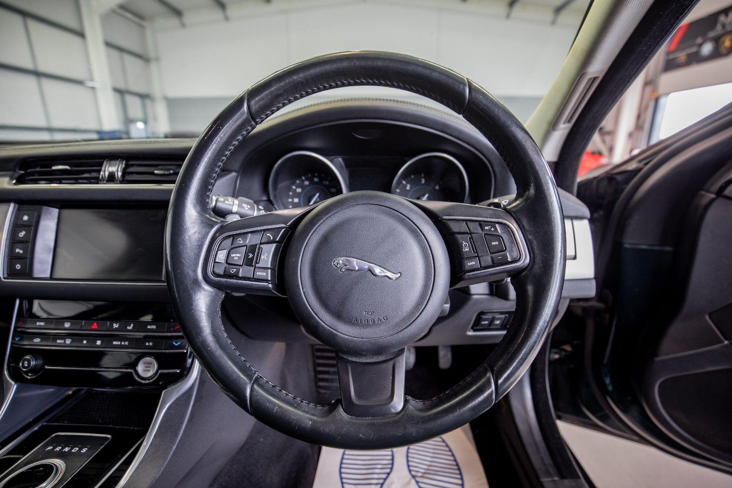 Used Jaguar XF 2016 for sale - 77799136: Photo 16