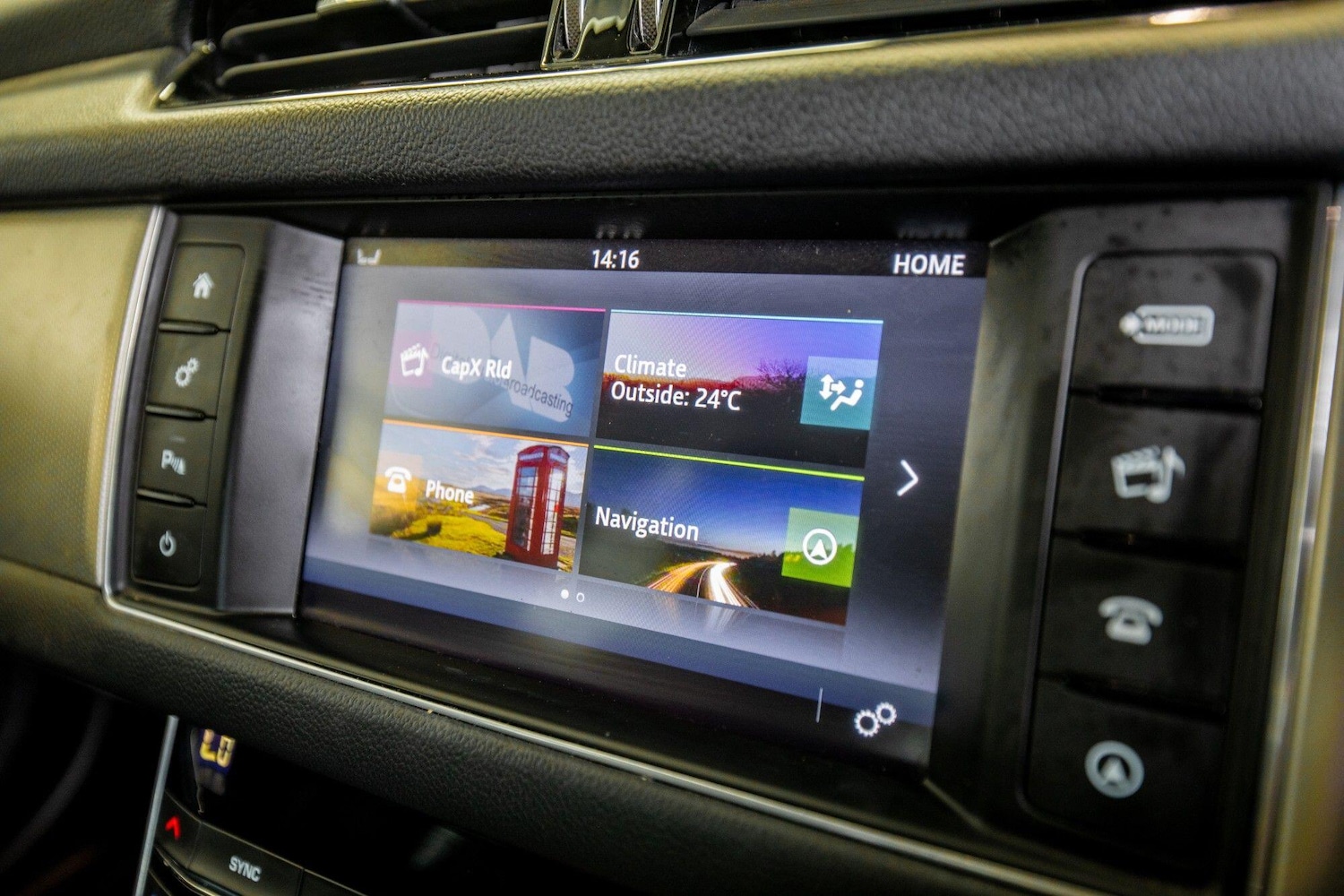 Used Jaguar XF 2016 for sale - 77799136: Photo 21