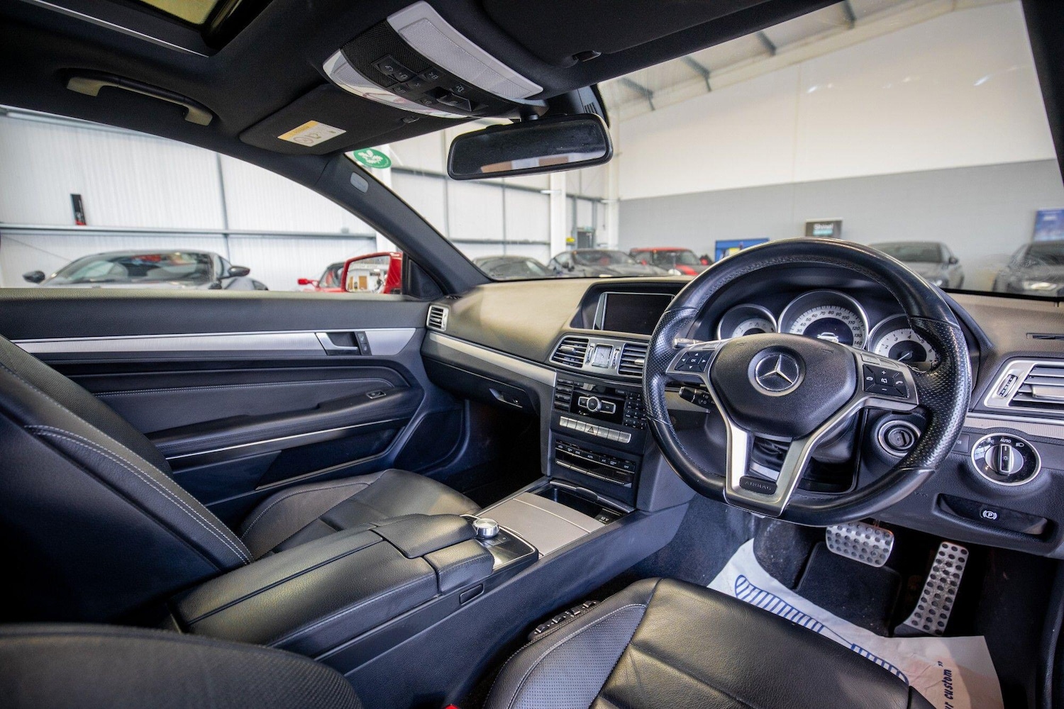 Used Mercedes-Benz E Class for sale - 77659110: Photo 2