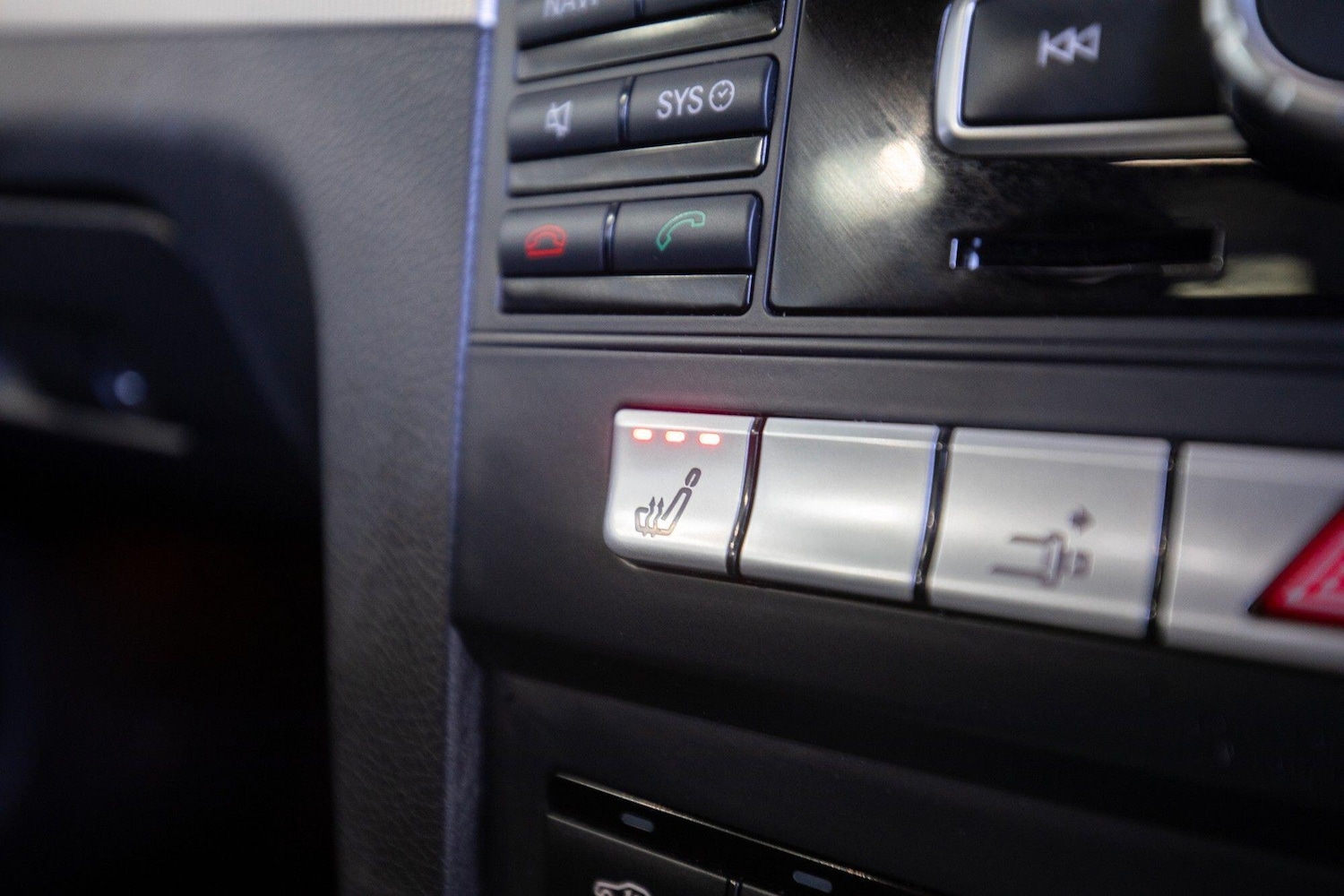 Used Mercedes-Benz E Class for sale - 77659110: Photo 32