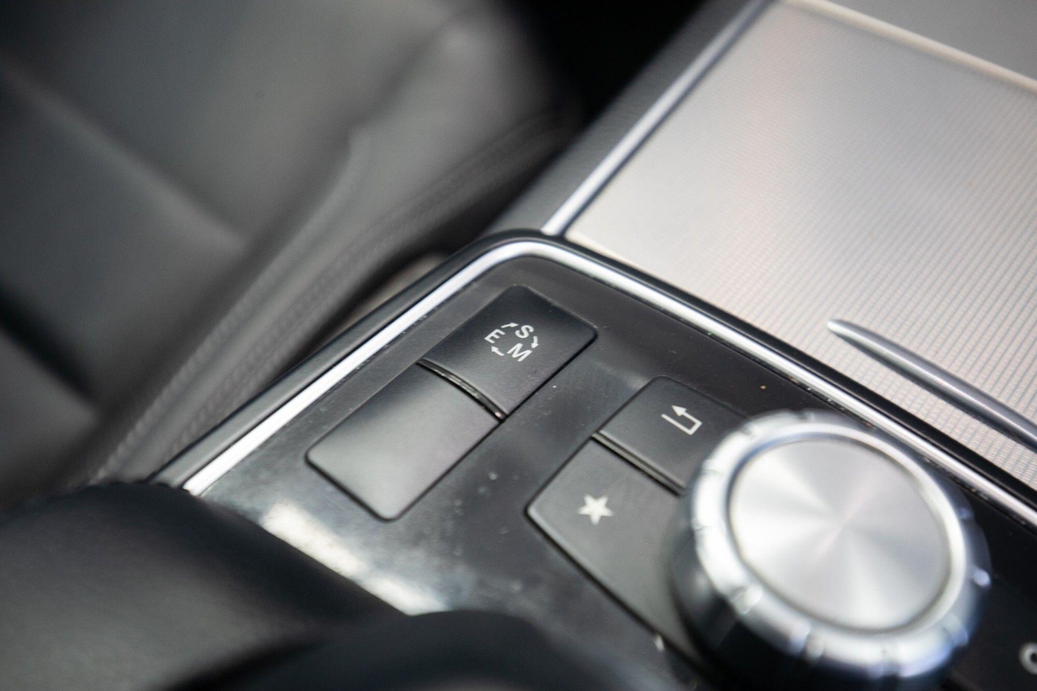 Used Mercedes-Benz E Class for sale - 77659110: Photo 34